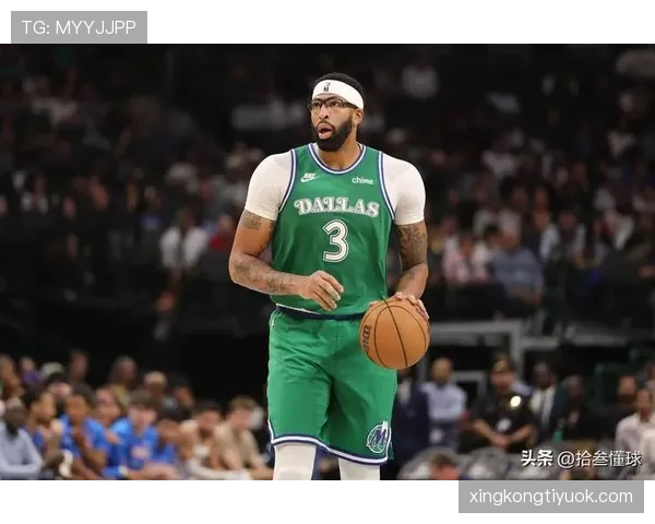 戴维斯内线统治力拉开湖人进攻空间