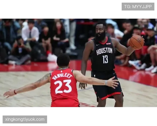 怀特在挡拆进攻中拉开空间提升球队关键时刻得分效率