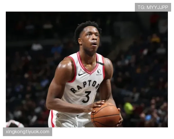 格兰特·威廉姆斯无球跑动拉开空间，提升绿军外线效率