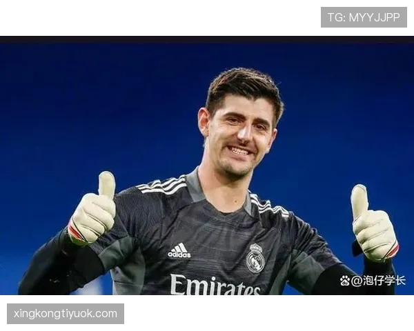 库尔图瓦连续关键战高效出球，角色转变主导防线发起进攻