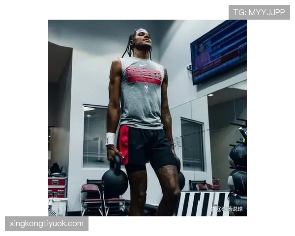 杰伦·格林突破造杀伤提升效率 拉开与队友得分差距